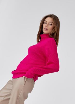 Жіночий вільний однотонний светр із коміром-хомут малинового кольору. модель 512. розміри 42,44,463 фото