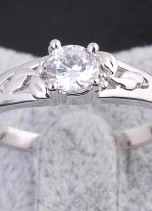 Женское кольцо с белым камнем rg-012, 18.72 фото