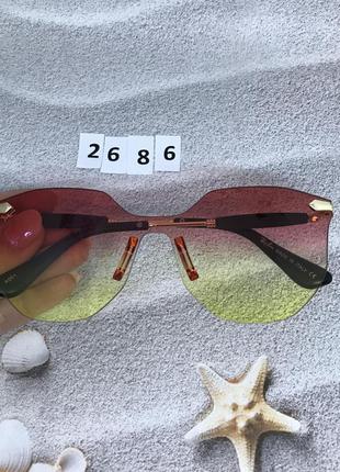 Стильные солнцезащитные очки без оправы3 фото
