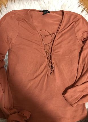 Кофточка з вирізом