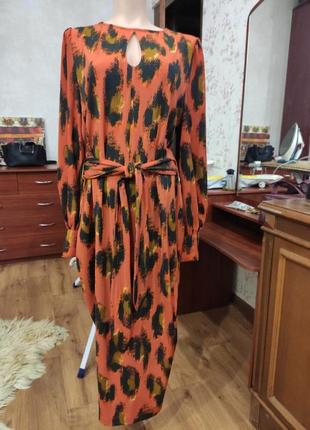 Платье длинное в леопардовый принт1 фото