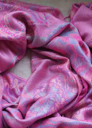Широкий кашемировый шарф палантин розовый двусторонний с вызерунком6 фото