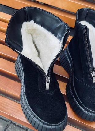 Зимние ботинки
материал натуральная замша
внутри густой мех с добавлением овчины ( не менее 40% ) 36-405 фото