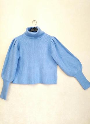 Светр із пишними рукавами блакитний светр під горло з об'ємними рукавами3 фото