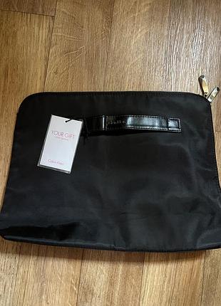Нова косметичка calvin klein