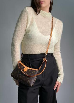 Легкая небольшая сумка louis vuitton mini bag  формы багет луи виттон3 фото