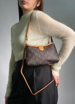 Легкая небольшая сумка louis vuitton mini bag  формы багет луи виттон