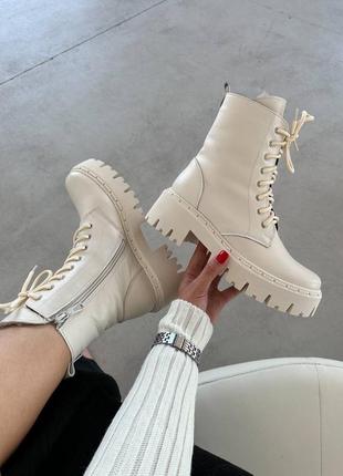 Молочные кожаные ботинки на шнуровках женские зимние на меху7 фото