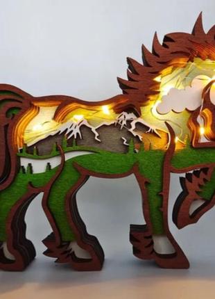 Декоративная деревьяная игрушка "лошадка" с гирляндой