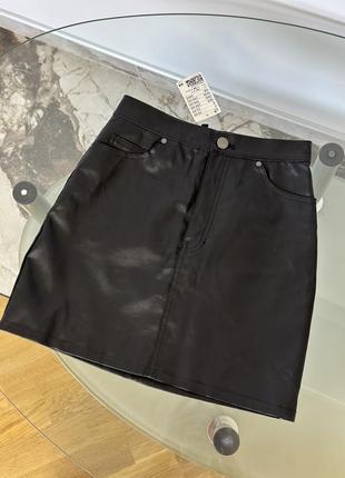 Черная кожаная сени юбка h&amp;m, короткая черная юбка1 фото