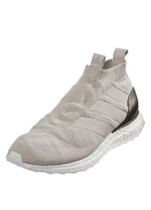 Стильные кроссовки adidas ultraboost