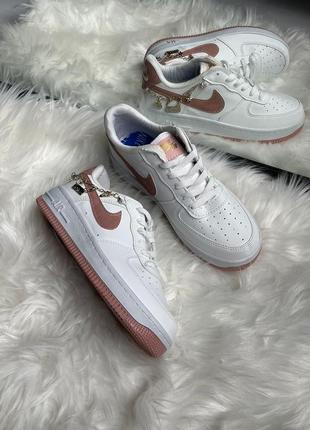 Nike air force 1 low white/peach.