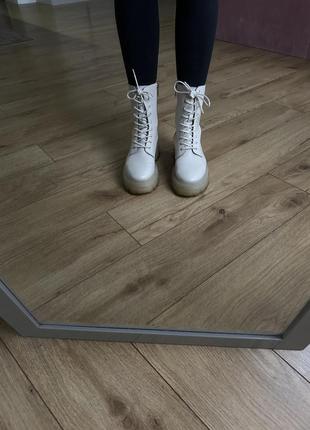 Сапоги молочного цвета.6 фото