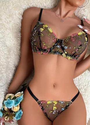 Мереживний комплект нижньої білизни з квітами вишивкою