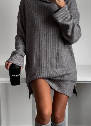 Теплое платье свитер из ангоры короткая с горлом рукавами рубчик оверсайз с разрезами по бокам8 фото