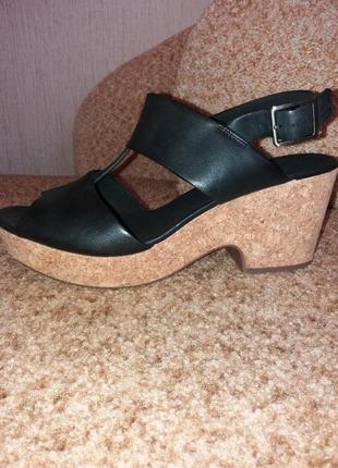 Босоножки clarks 40-41р. кожа.