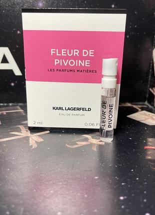 Karl lagerfeld fleur de pivoine