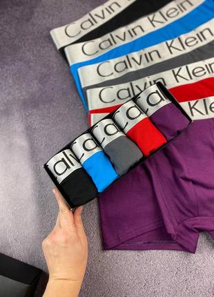 Новинка чоловічі боксери calvin klein silver 5 штук
набір у подарунковій коробці труси чоловічі