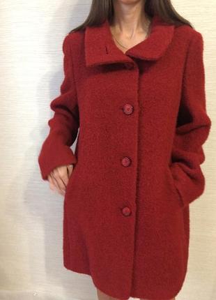 Красное пальто  из шерсти альпаки