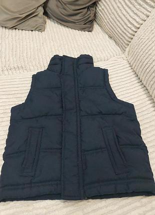 Детская безрукавка gap, 3 рочки