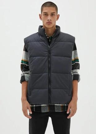 Пуховий жилет pull&bear