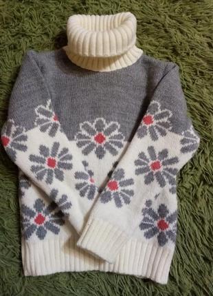 Стильный свитер теплый