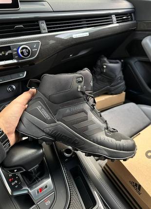 Зимові чоловічі кросівки адідас чорні adidas terrex swift r termo all black3 фото