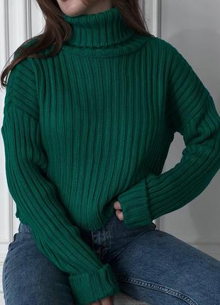 Укороченный зеленый свитер объемной вязки 2023 года весна осень 🤎2 фото