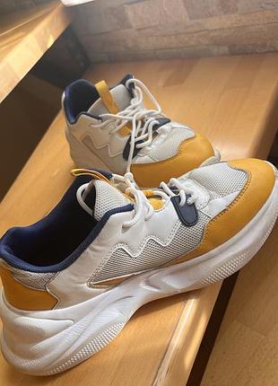 Жеіночі кросівки braska жовто-білі 2s99 39 розмір, 25,5 см устілка