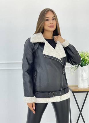 Жіноча чорна стильна дублянка з поясом біле хутро 2023