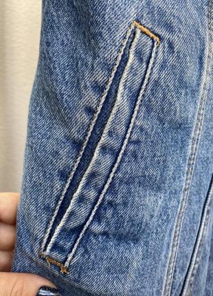 Подовжена тепла джинсова куртка levi’s4 фото