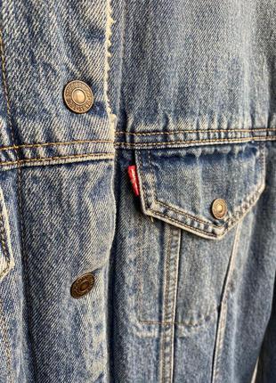 Подовжена тепла джинсова куртка levi’s9 фото