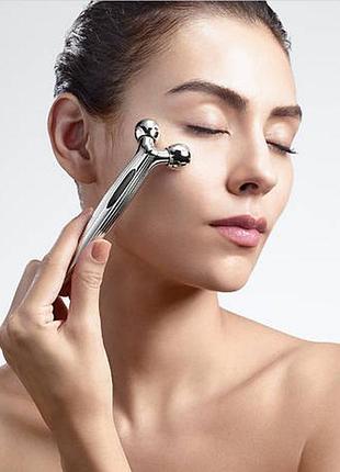 Mtg refa carat ray s&nbsp;- японский водостойкий роликовый массажер с микротоками и платиновым покрытием.