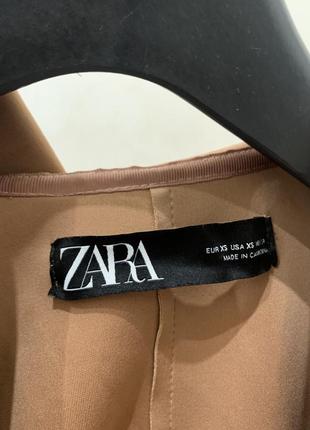 Нежно бледно розовый плащ от zara женский9 фото