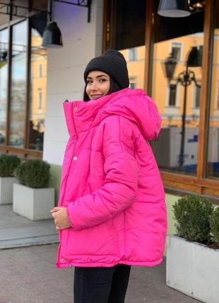 Женская короткая зимняя куртка с капюшоном4 фото