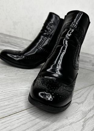 Сапожки женские 40-41, лаковые