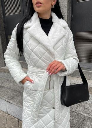Зимове жіноче пальто стьобане з плащової тканини на синтепоні бежеве | жіноче пальто зима модне і стильне5 фото