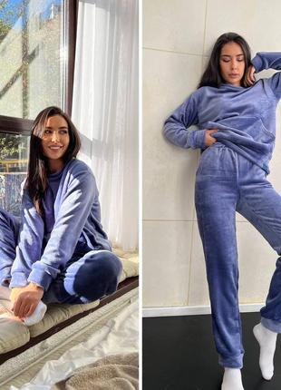 Теплый махровый костюм цвета