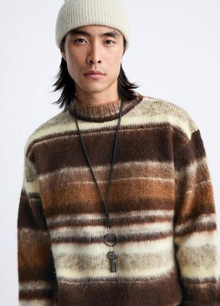 Трикотажный коричневый мужской свитер zara new4 фото