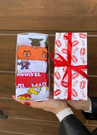 Набір жіночих шкарпеток 36-41 5 пар з мультяшним малюнком у подарунковій коробці