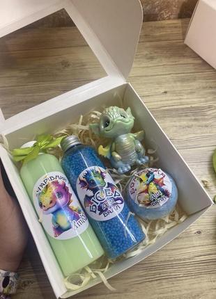 Подарочный набор для мальчика. подарочный бокс для мальчиков. подарок. подарки