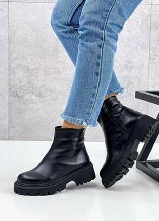 Шкіряні демі черевики жіночі на платформі10 фото