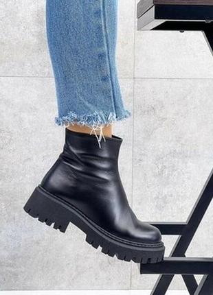 Шкіряні демі черевики жіночі на платформі9 фото