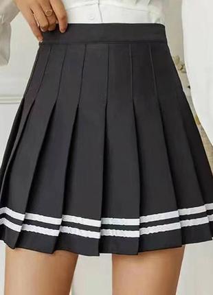 Теплая трикотажная юбка тенниска в складку короткая школьная юбка плиссе короткая мини расклешенная беби долл лолита аниме серая черная белая1 фото