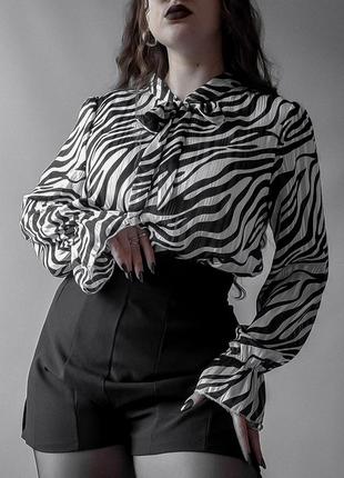 Невероятная блуза с завязкой на шее в трендовый зебровый принт8 фото