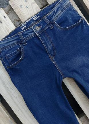 Стрейчевые джинсы. состояние новых.3 фото