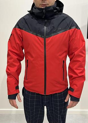 Продам новую куртку musto