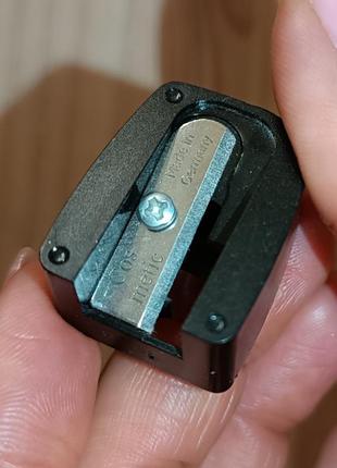 Стругачка / точилка для олівців miss claire