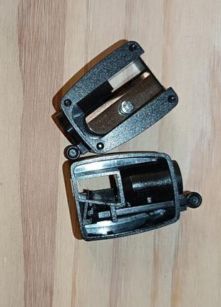 Стругачка / точилка для олівців miss claire