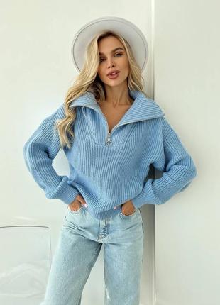 Женский вязаный свитер голубой